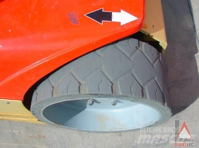 JLG TOUCAN 12E + Kĺbové plošiny