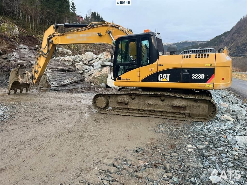 CAT 323D Pásové rýpadlá
