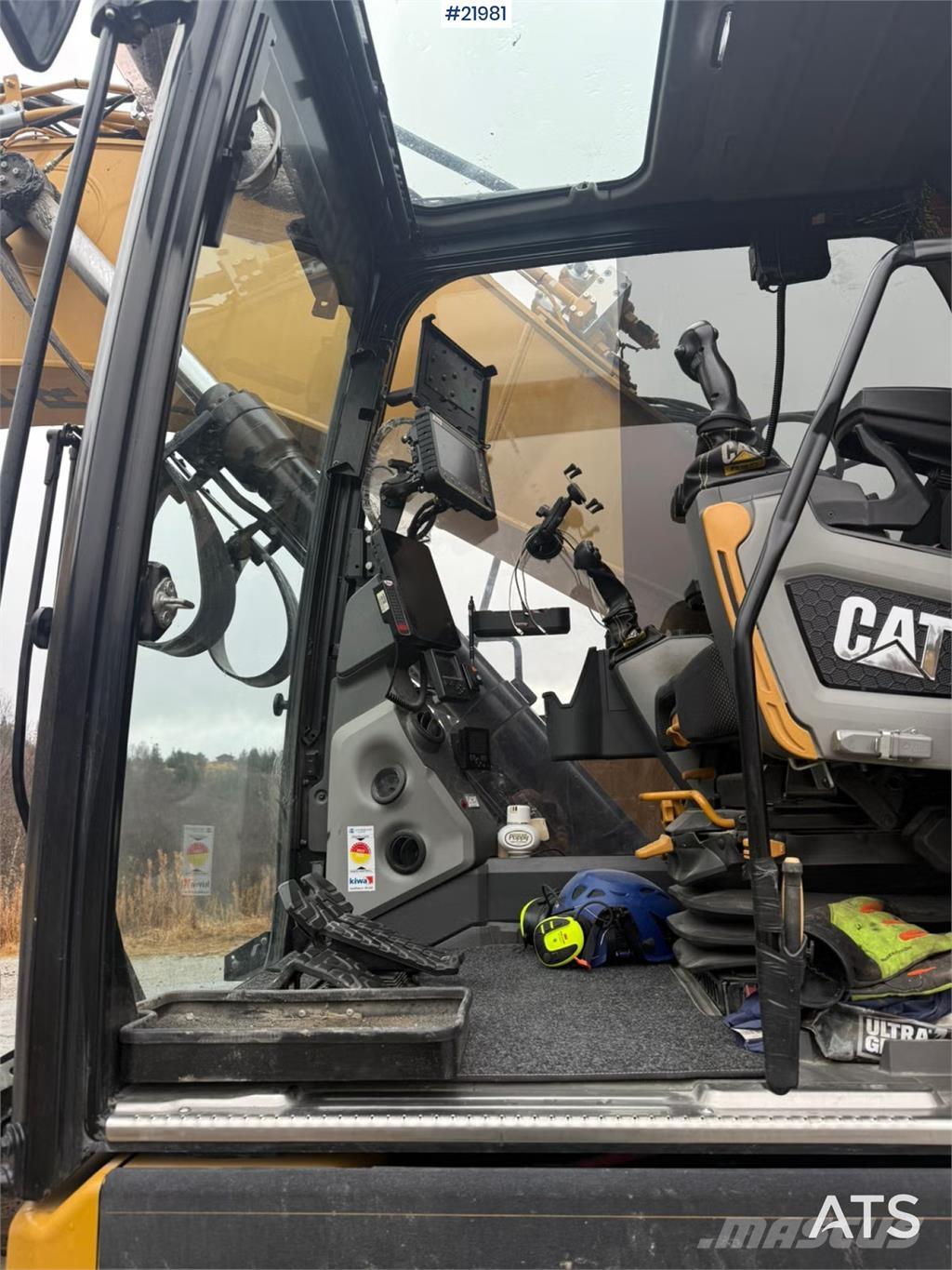 CAT 325 Pásové rýpadlá