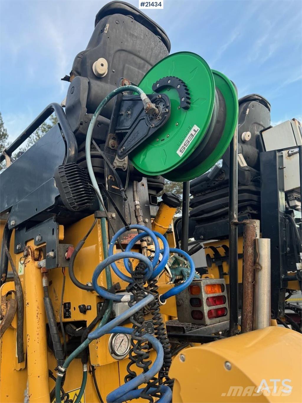 CAT AP 300 Finišéry