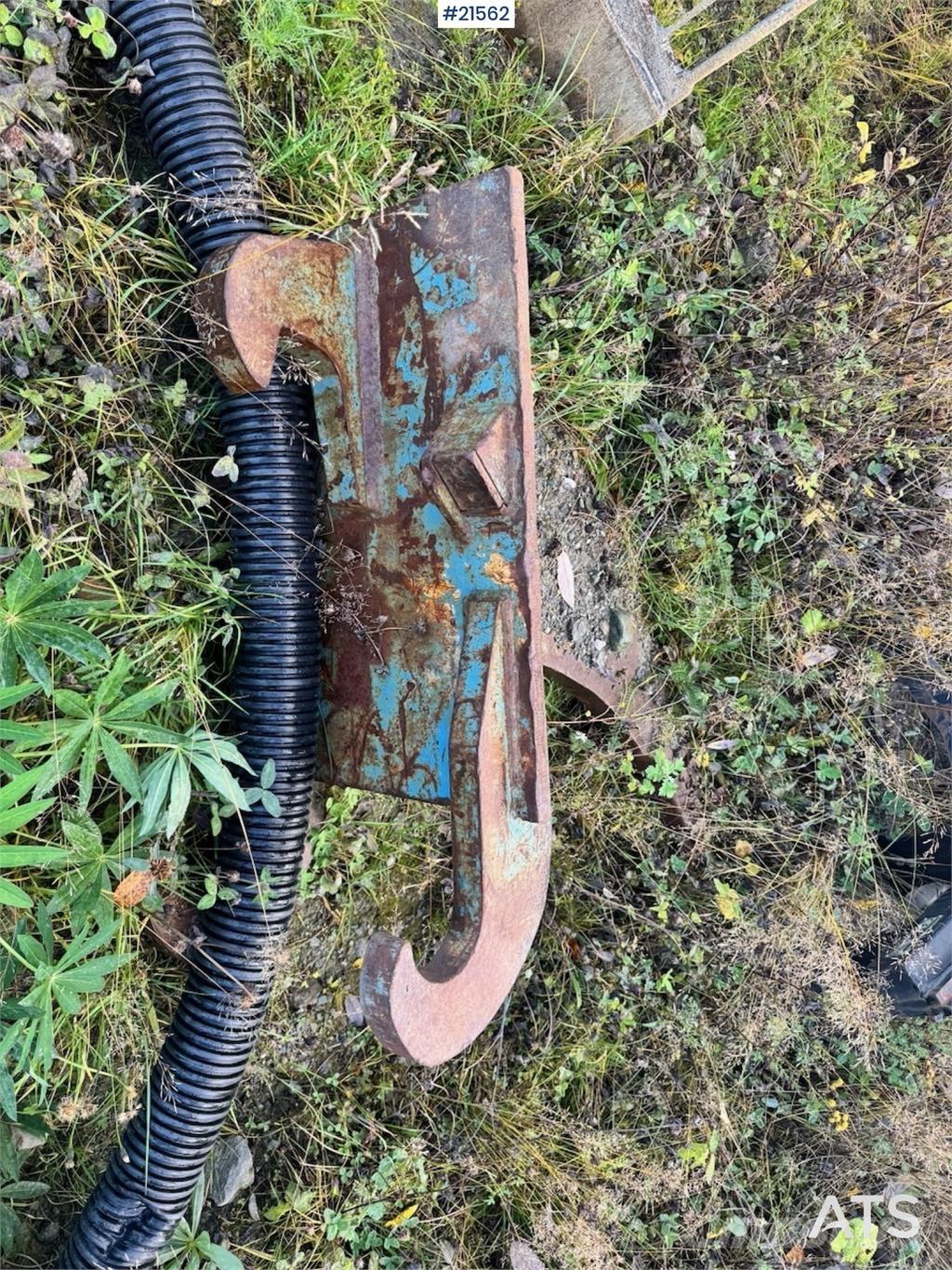 Hyundai 140LC-7 Pásové rýpadlá