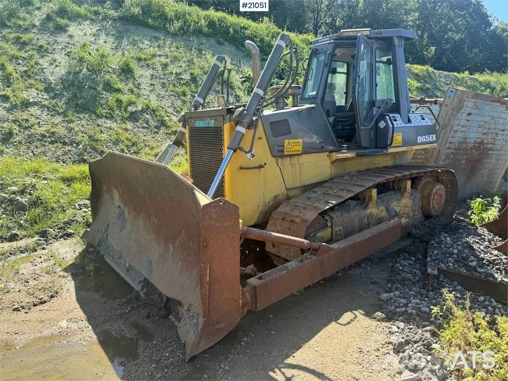 Komatsu D65EX Dozer Pásové dozéry