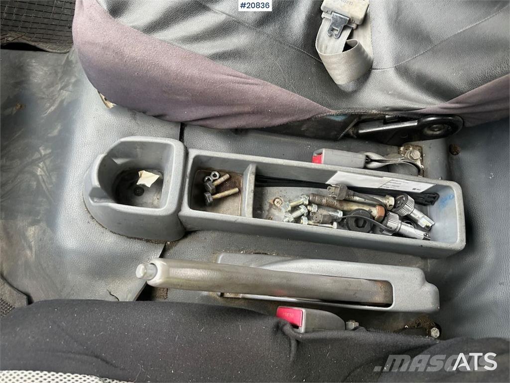 Mitsubishi Fuso Plošinové nákladné automobily/nákladné automobily so sklápacími bočnicami