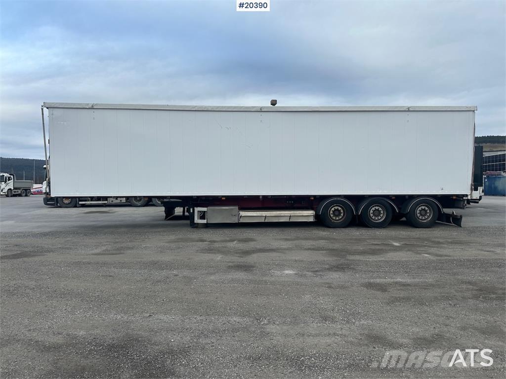 Vang 3 axle trailer Skriňové návesy