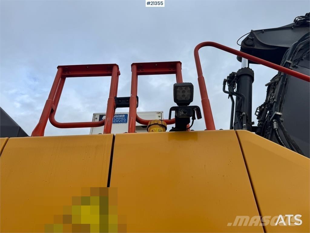 Volvo EC300 EL Pásové rýpadlá
