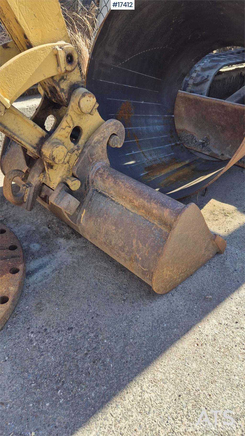 CAT 302.5 Mini rýpadlá < 7t