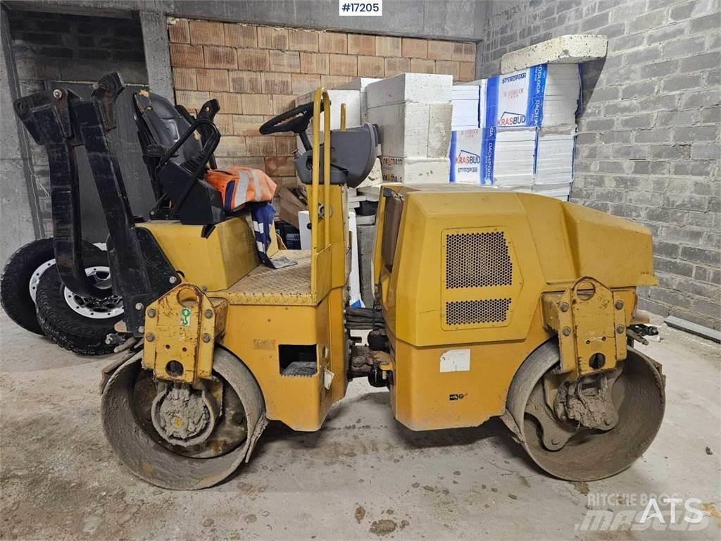 CAT CB24 Tandemové valce