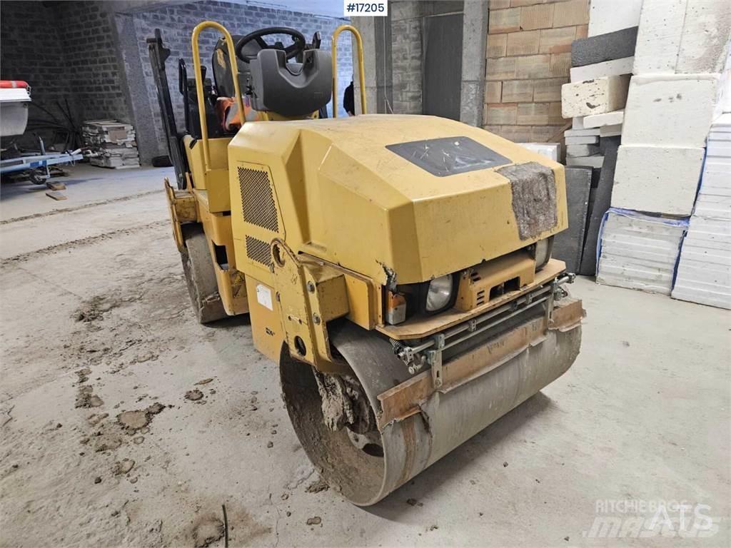 CAT CB24 Tandemové valce
