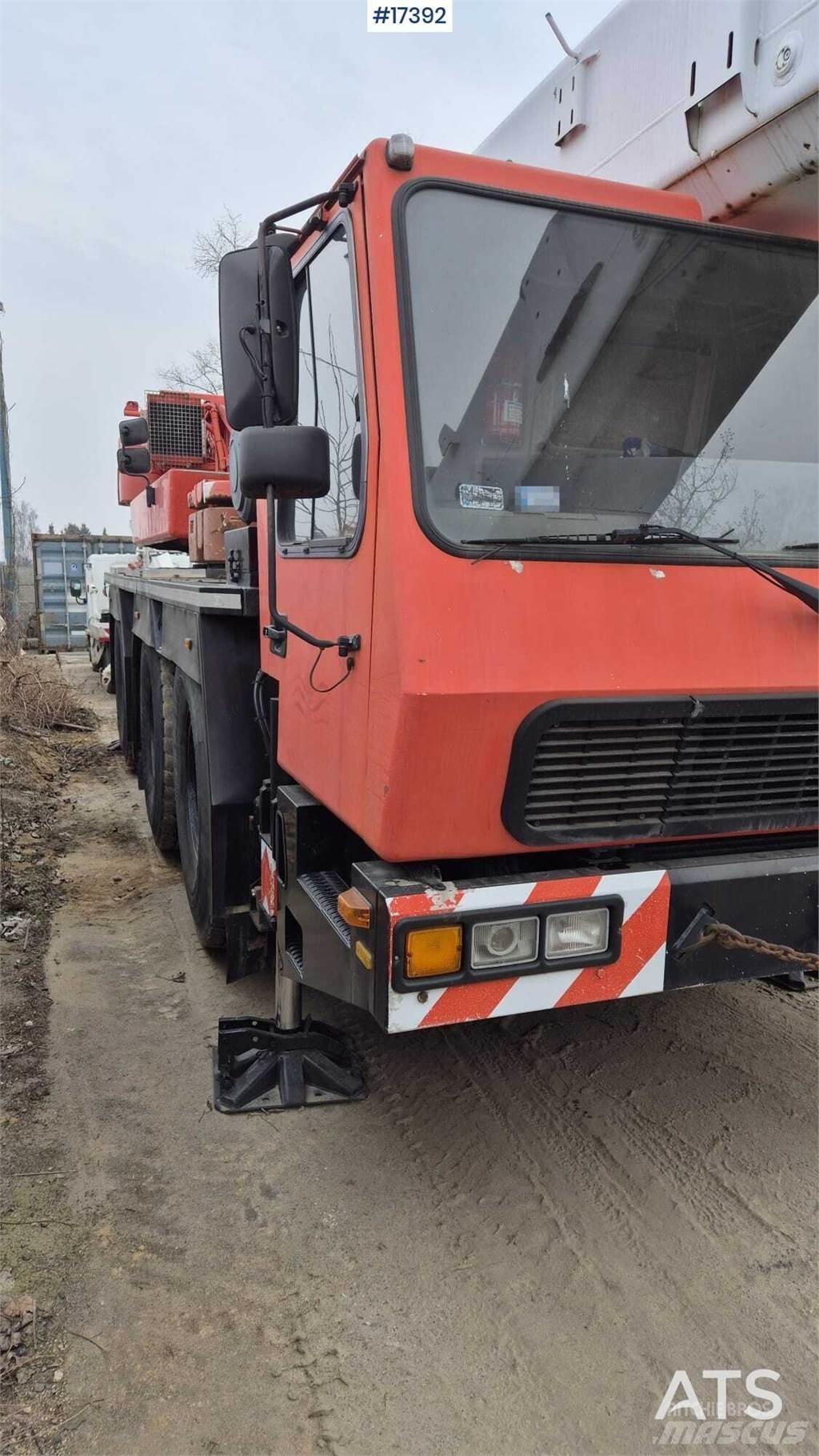 Grove GMK-3050 Univerzálne terénne žeriavy