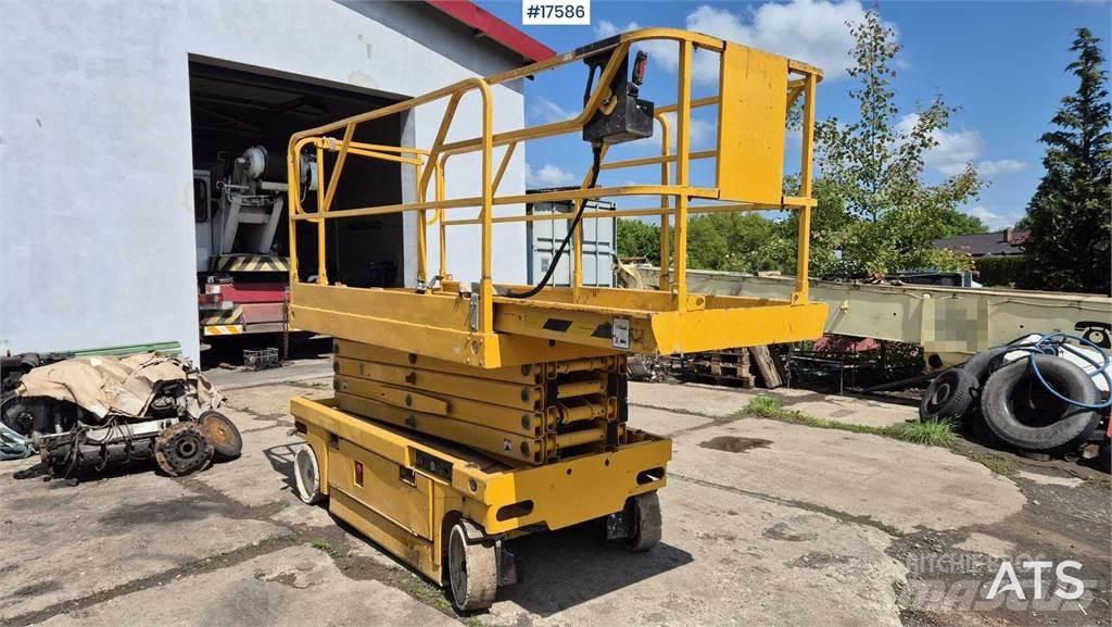 Haulotte Compact 12 Nožnicové zdvíhacie plošiny