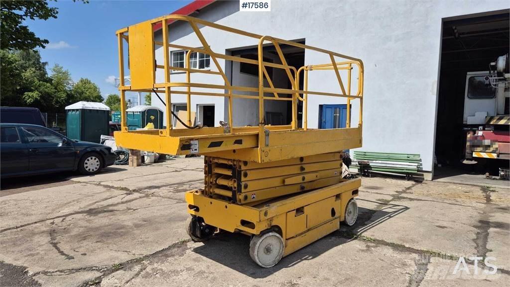 Haulotte Compact 12 Nožnicové zdvíhacie plošiny