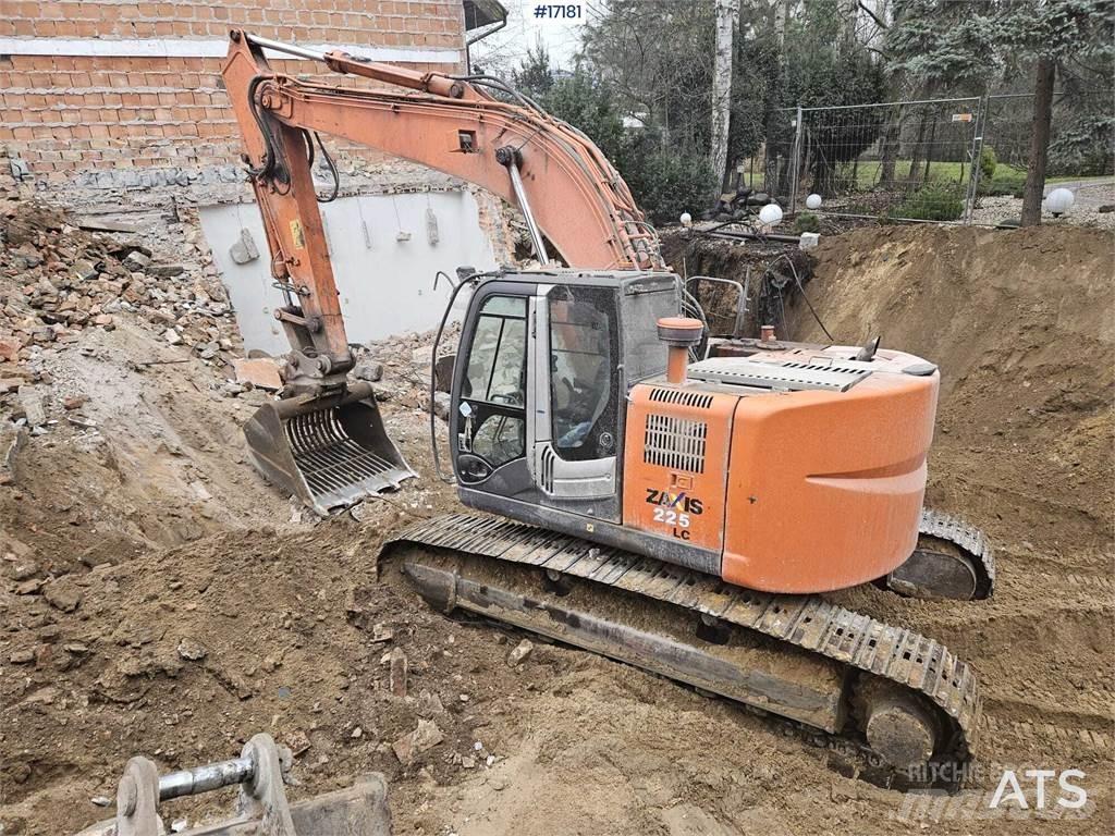 Hitachi ZX225 LC Pásové rýpadlá