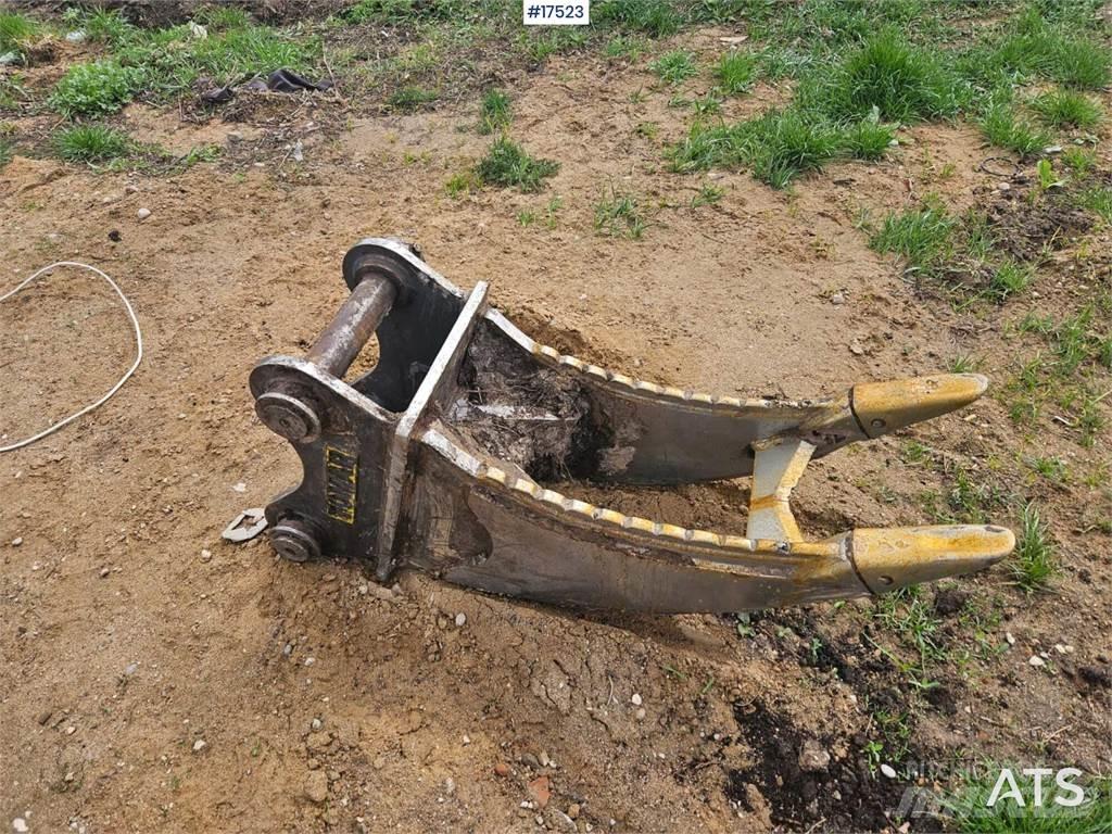 JCB JS 131 LC Pásové rýpadlá
