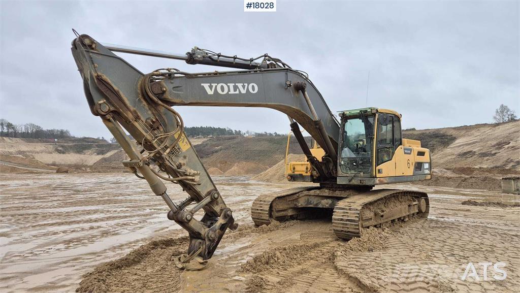 Volvo EC 300DNL Pásové rýpadlá