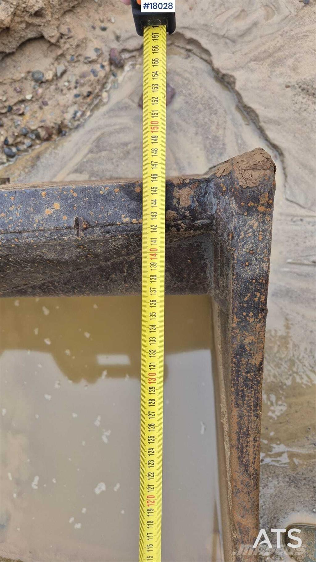 Volvo EC 300DNL Pásové rýpadlá