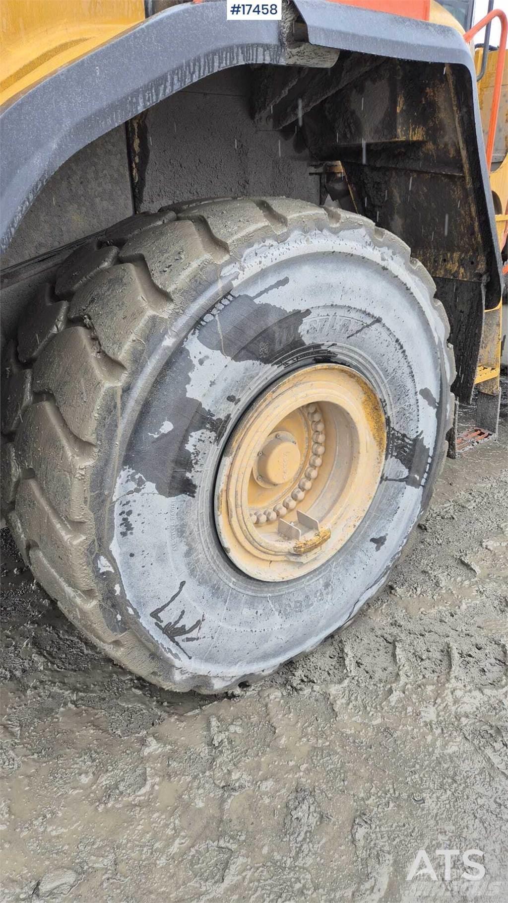 Volvo L220H Kolesové nakladače