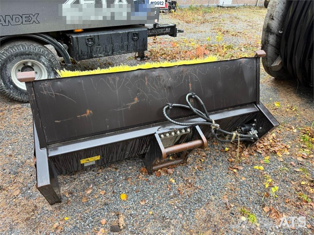 Engcon SOP-SR1800-S60 Zametacie kefy