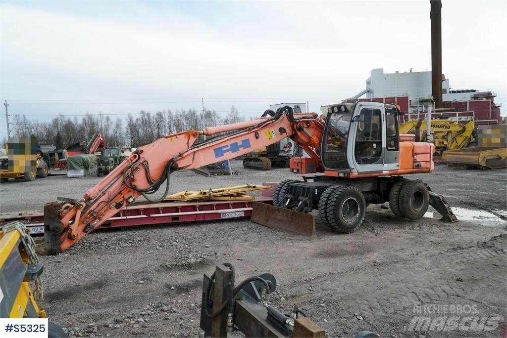 Hitachi EX165W Kolesové rýpadlá