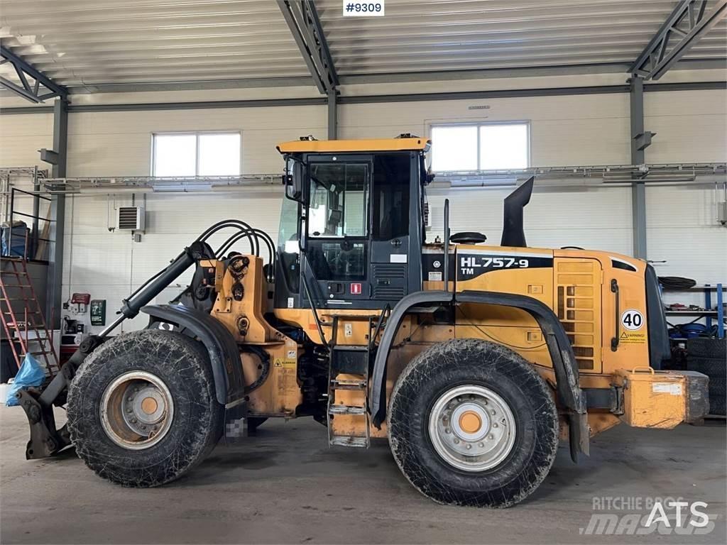 Hyundai HL757TM-9 Kolesové dozéry
