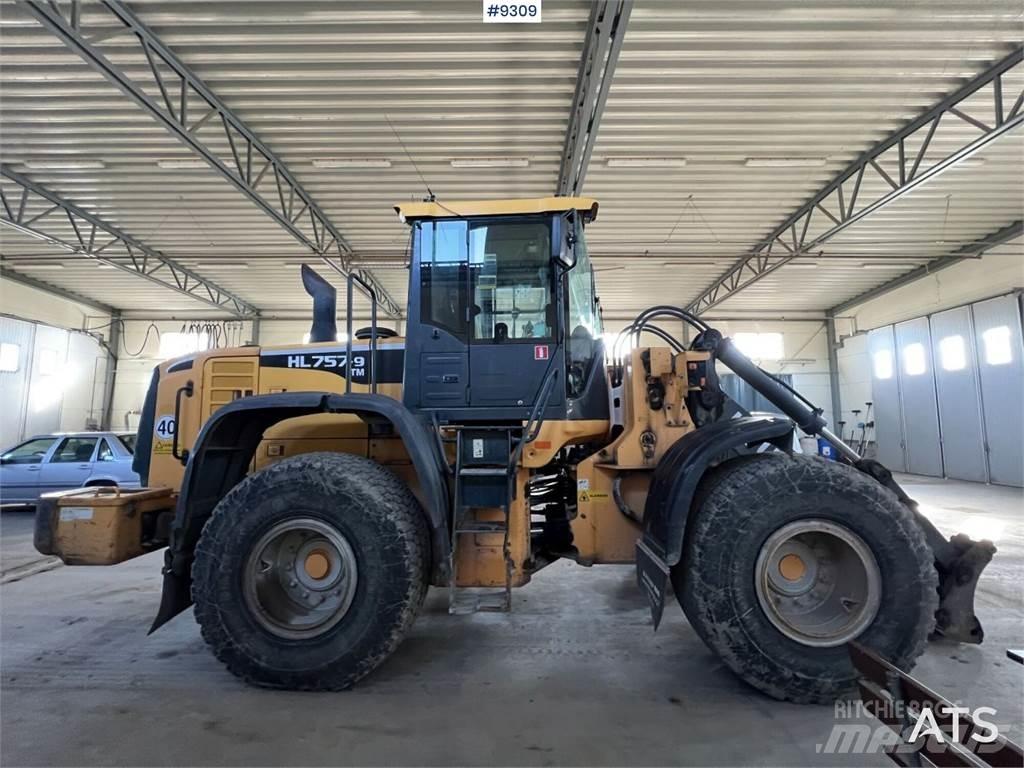 Hyundai HL757TM-9 Kolesové dozéry