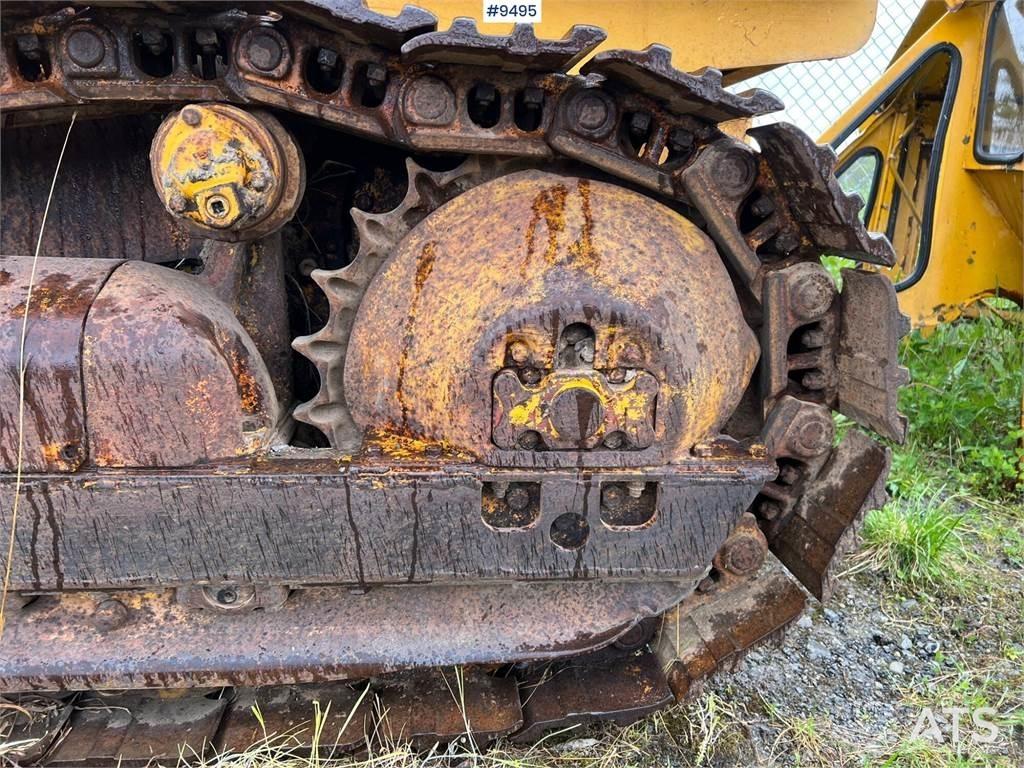 International L125 Pásové dozéry