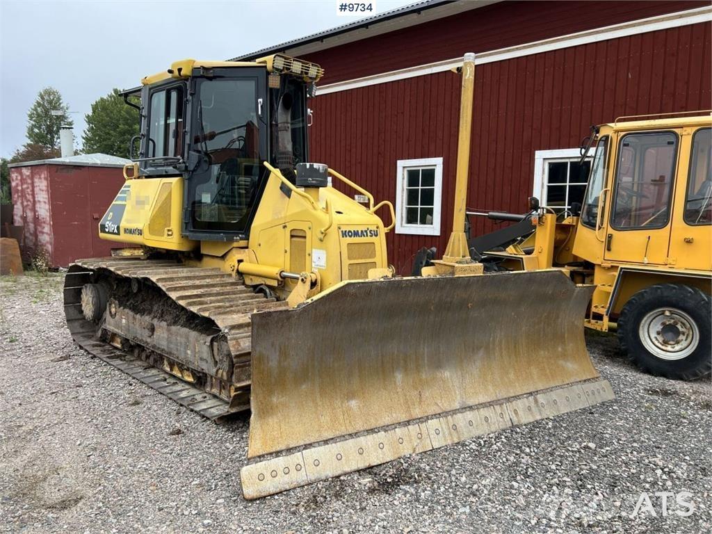 Komatsu D51PX-22 Pásové dozéry