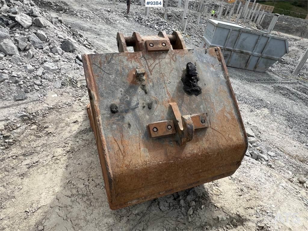 Komatsu PC210LC-8 Pásové rýpadlá