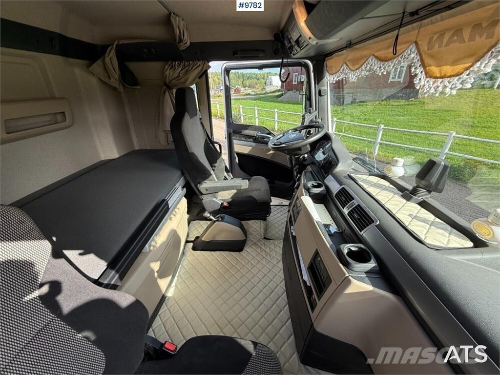 MAN TGX 26.500 6X2 Hákový nosič kontajnerov