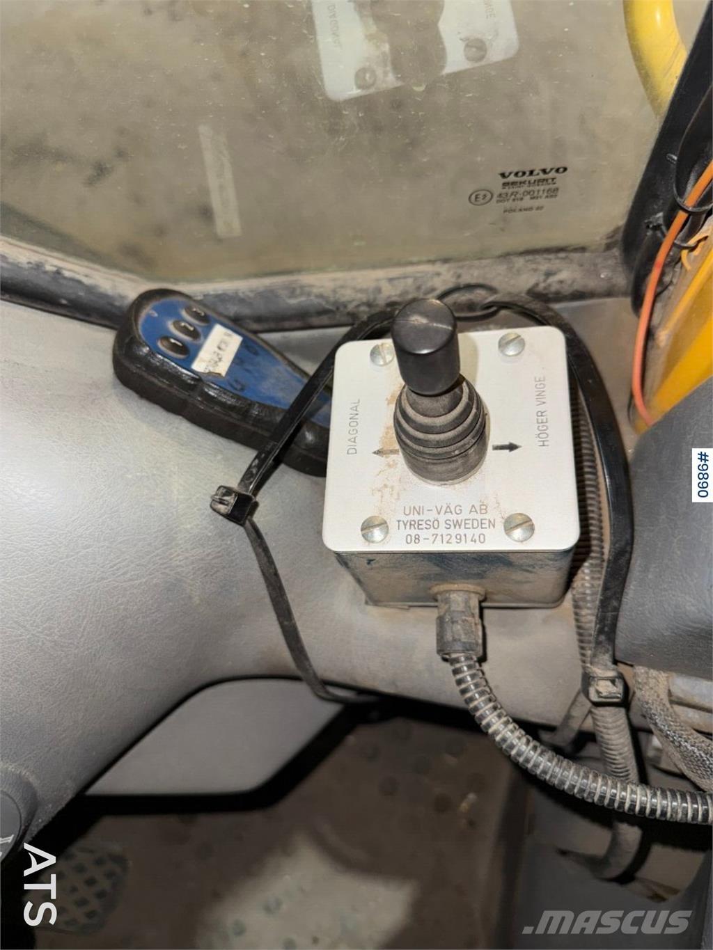 Uni-väg UV-280 Pluhy