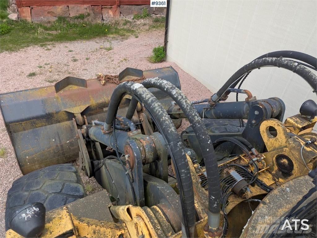 Volvo BM 4600B  Kolesové dozéry