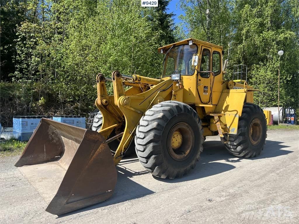 Volvo BM LM1240 Kolesové dozéry