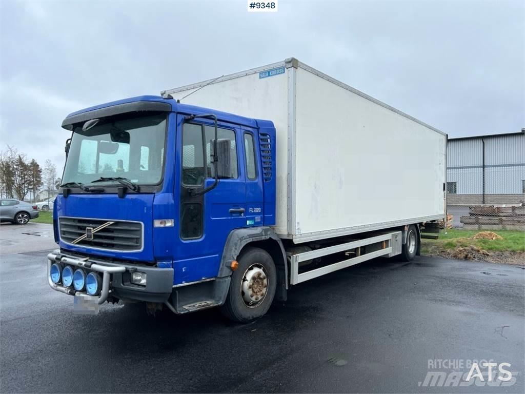 Volvo FL6 4X2 Skriňová nadstavba