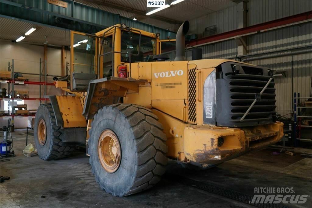 Volvo L220E Kolesové nakladače