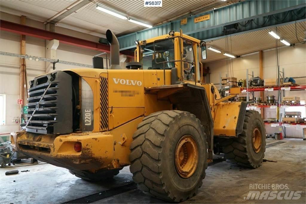 Volvo L220E Kolesové nakladače