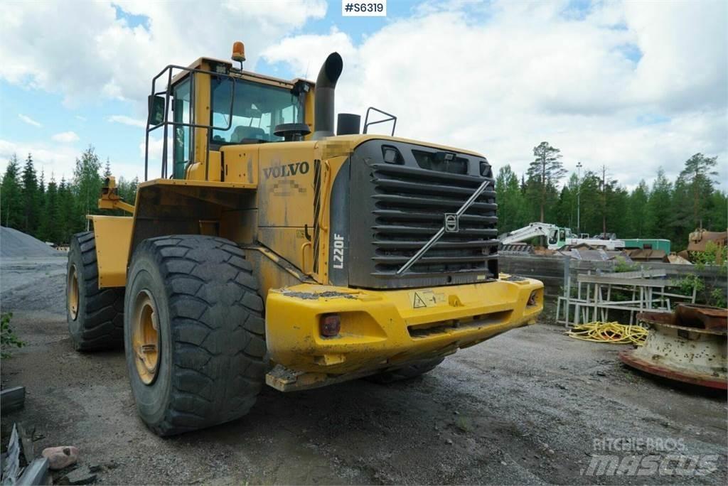 Volvo L220F Kolesové nakladače