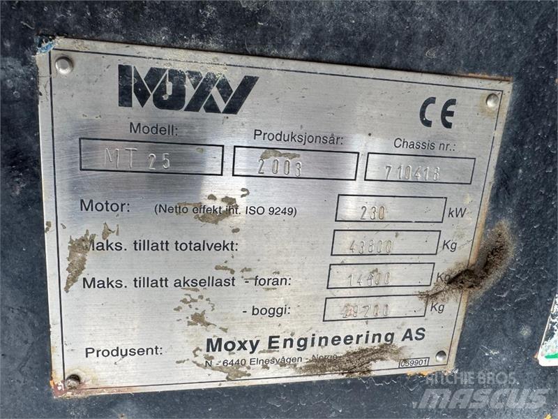 Moxy MT-25 Stavebné sklápače