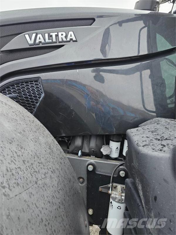 Valtra S374 Traktory