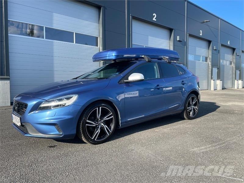 Volvo V40 Automobily