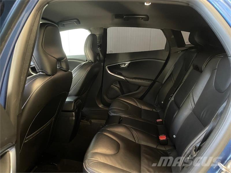 Volvo V40 Automobily