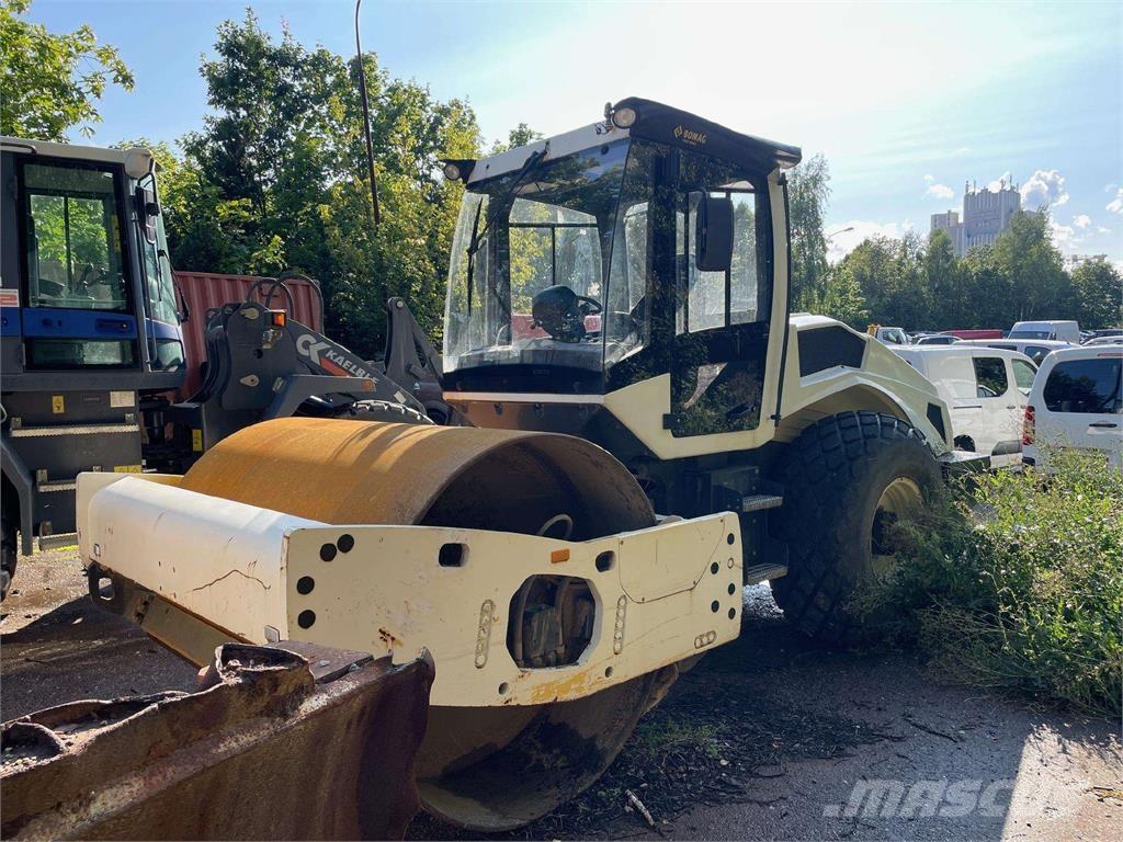 Bomag BW 211-5 Ťahačové valce