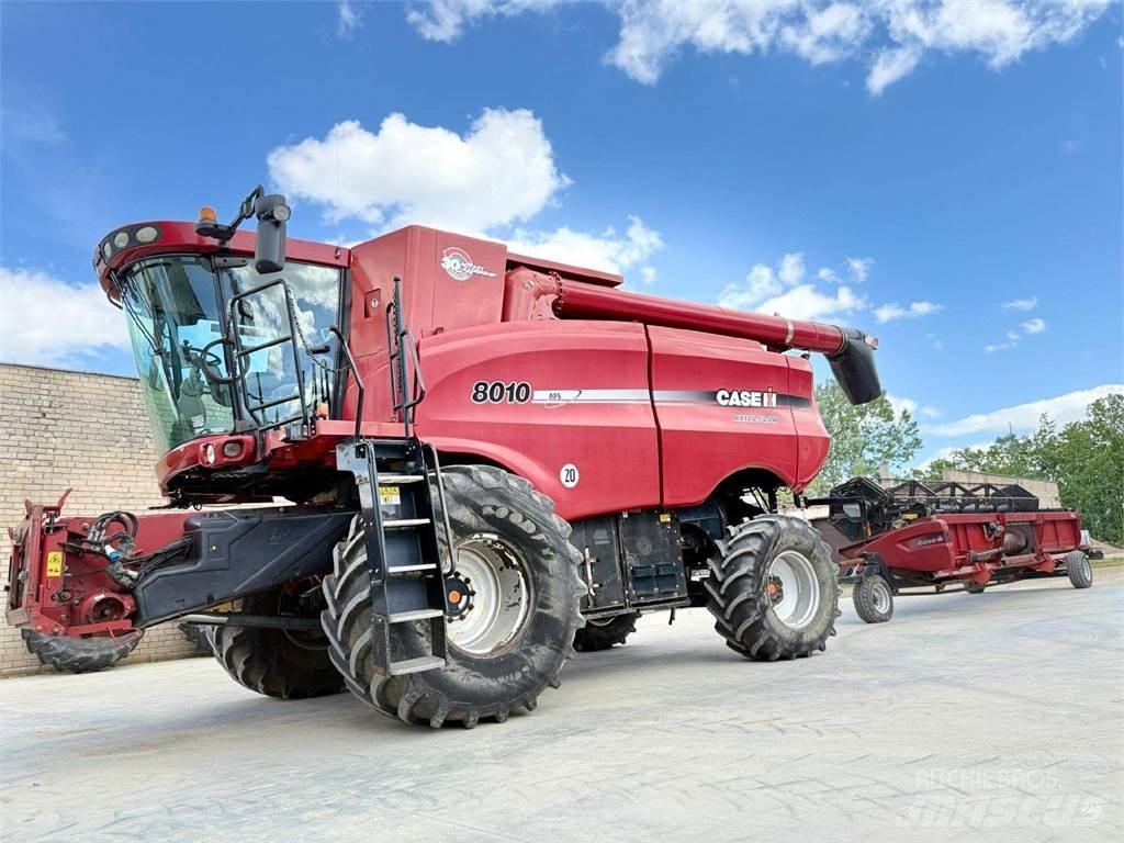 Case IH 8010 Kombinované zberacie stroje