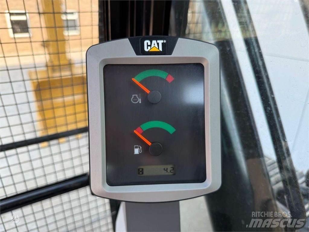 CAT 320D3 Pásové rýpadlá