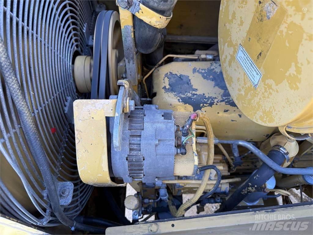 CAT D6M LGP Pásové dozéry