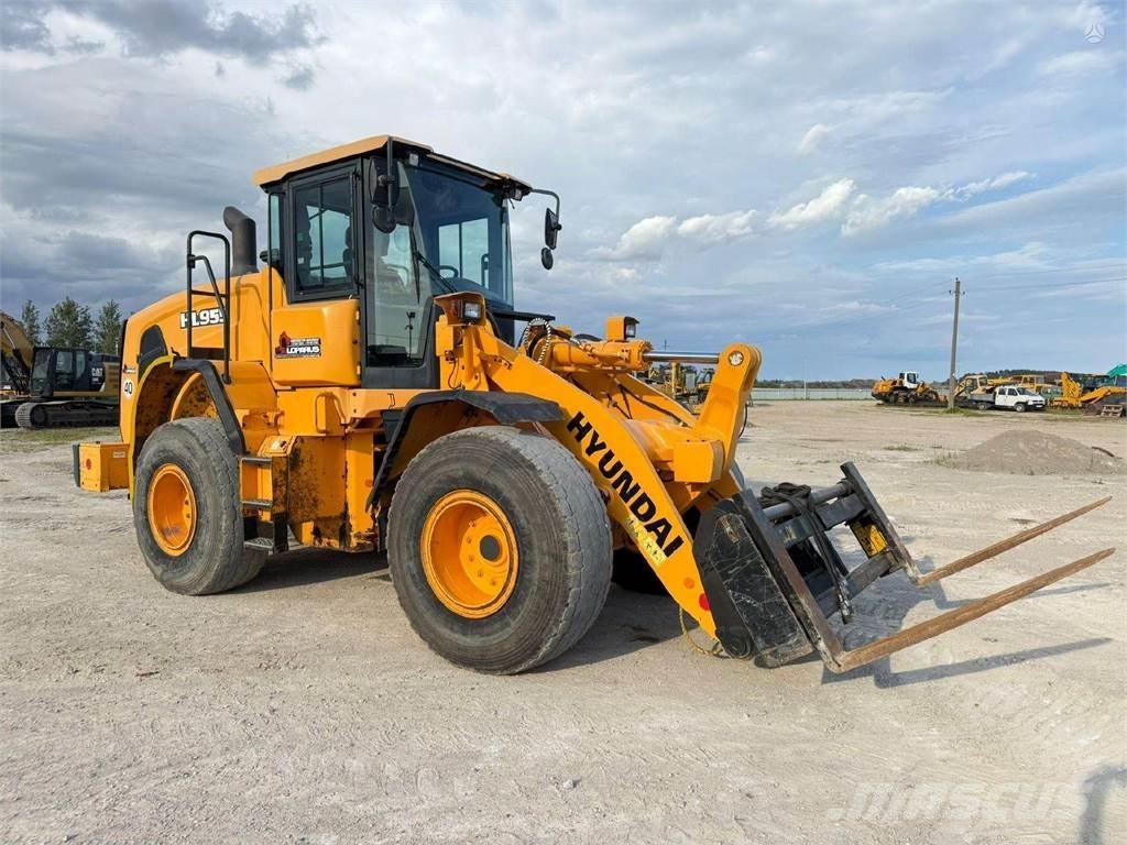 Hyundai HL 955 Kolesové nakladače