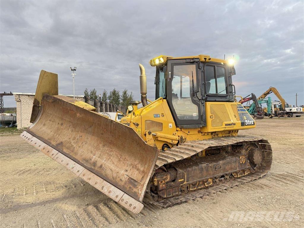 Komatsu D51PX-22 Pásové dozéry