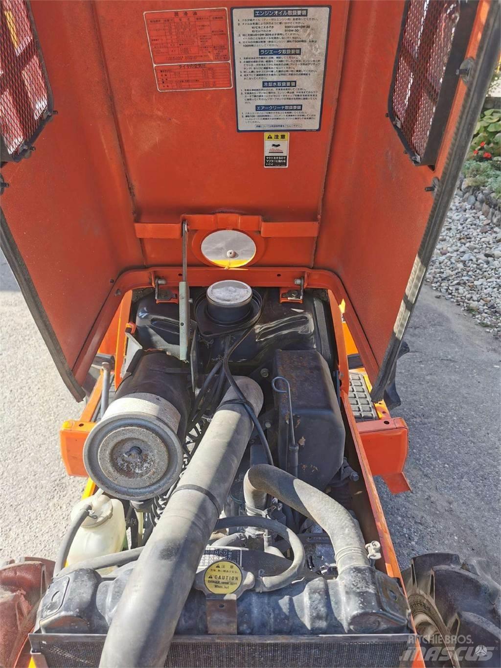 Kubota GT3 Traktory