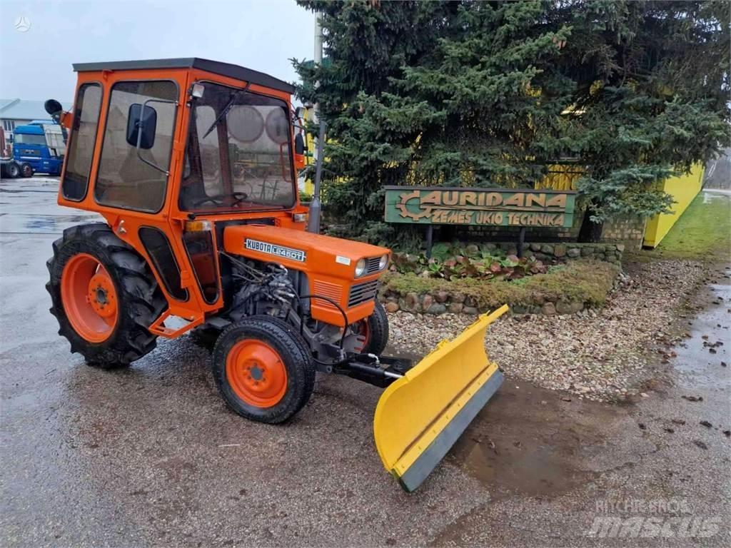Kubota L245dt Traktory