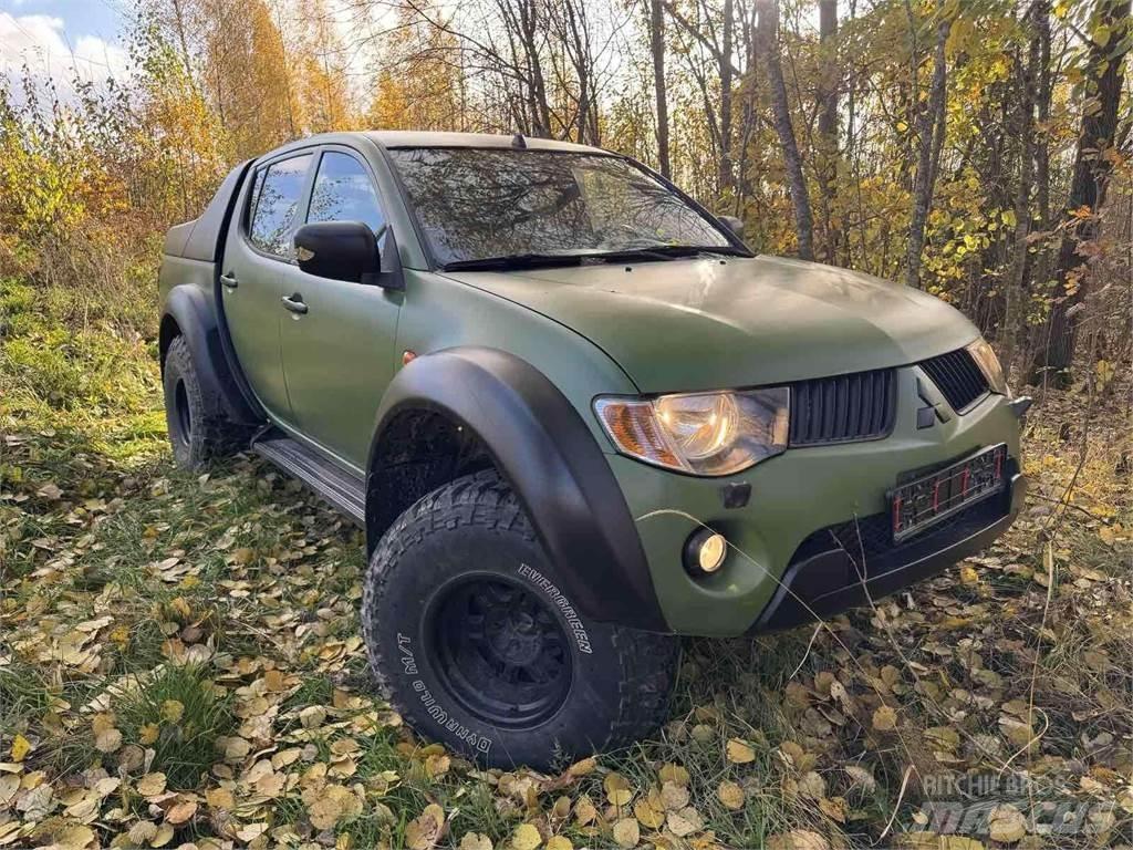 Mitsubishi  Automobily