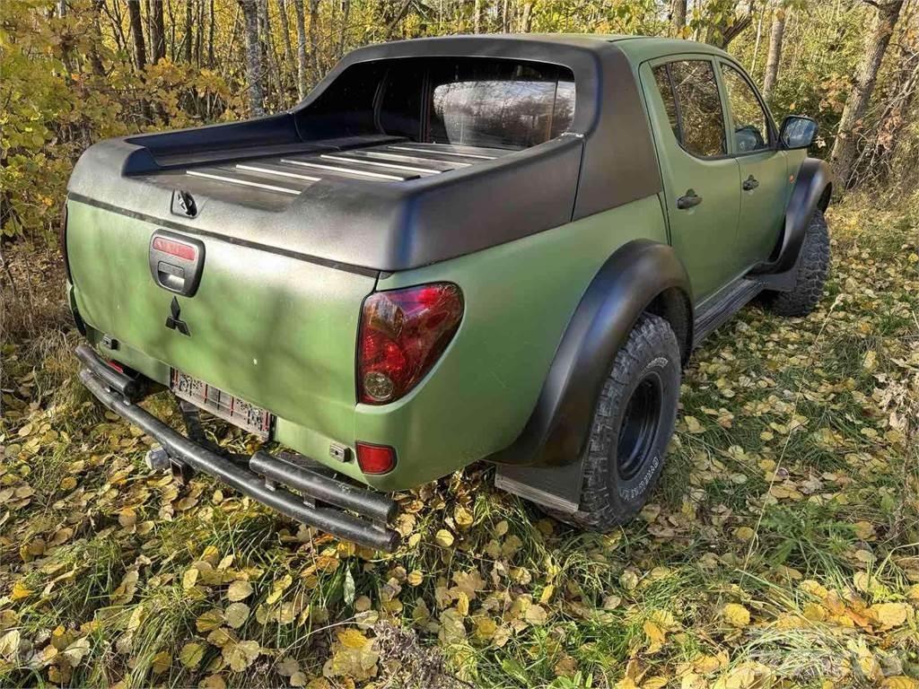 Mitsubishi  Automobily