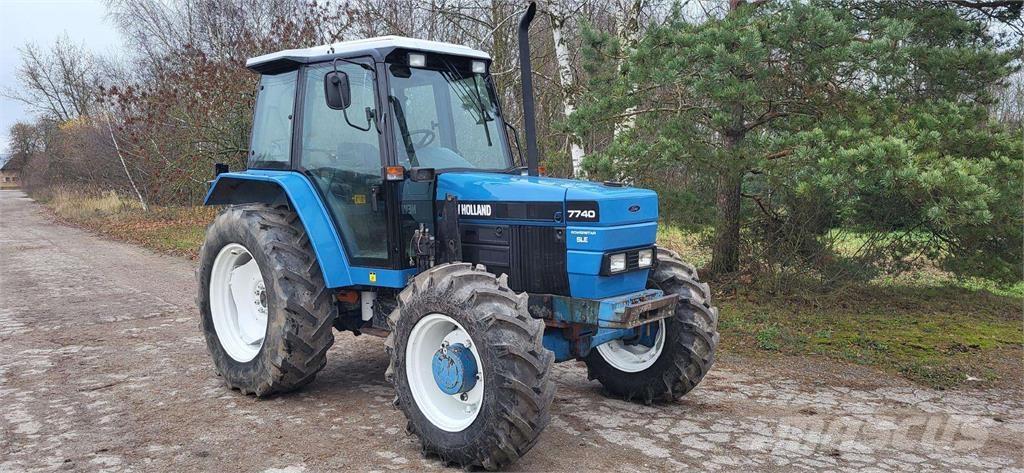 New Holland 7740 Traktory